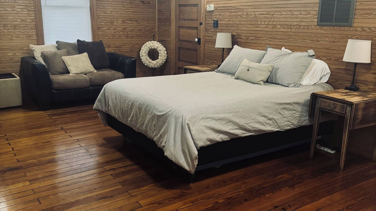 Evington Apartment | Cozy studio rental situated between Bedford and Lynchburg Virginia