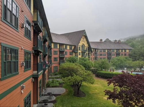 Vernon Apartment | Cozy Studio Resort Stay Mountain Creek Pool Hiking