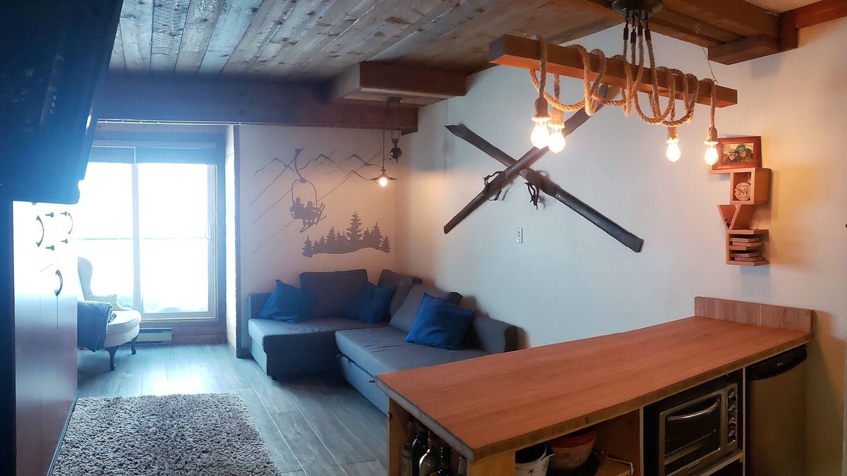 Big White Ski Resort Apartment | Cozy Studio Retreat, true ski in ski out