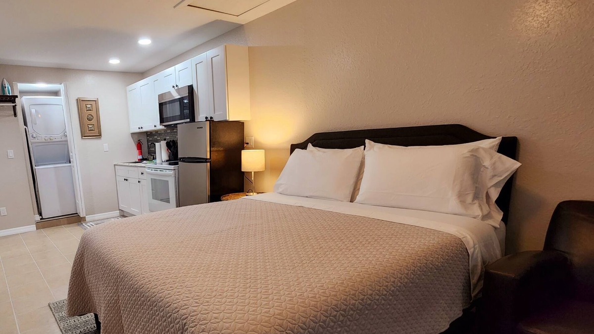 Lakeland Apartment | Cozy Studio !