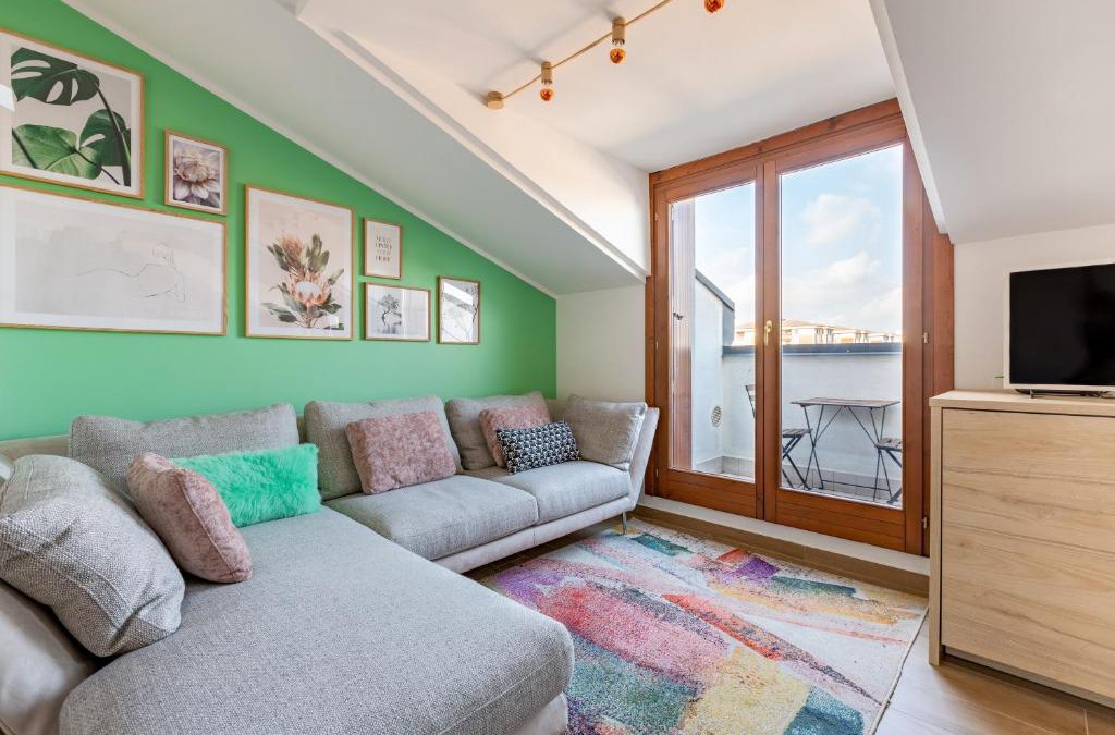 Bruzzano Apartment | Cozy Studio W/Parking 5 min walk from the bus stop