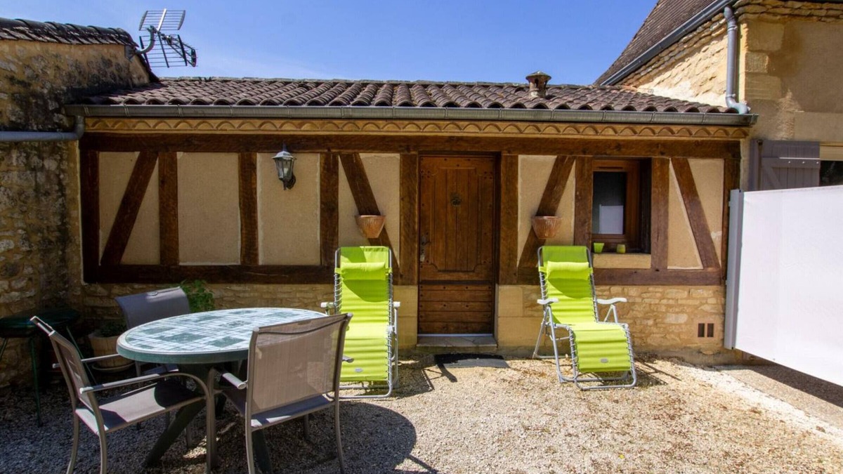 La Roque-Gageac Apartment | Cozy Studio with Garden, Near Historic Villages & Sarlat, La Roque-Gageac
