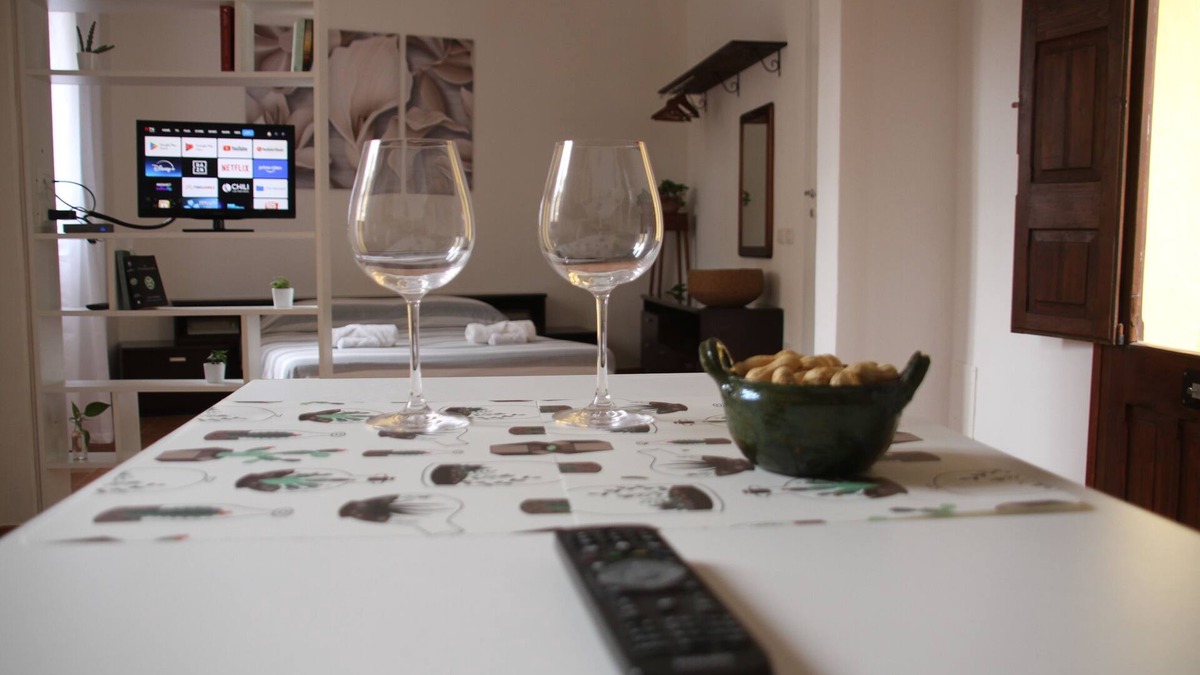 Decimomannu Cabin | Cozy studio with a private sky-lit courtyard, near transport and local amenities