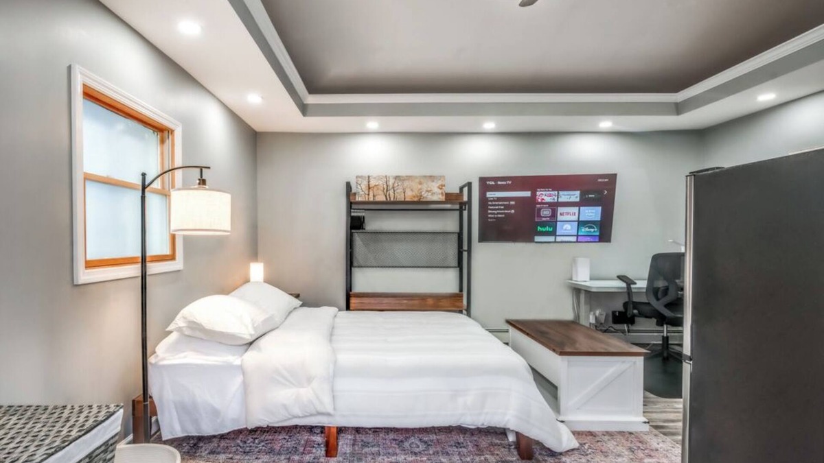 East Massapequa Apartment | Cozy studio with AC and WiFi in charming Massapequa