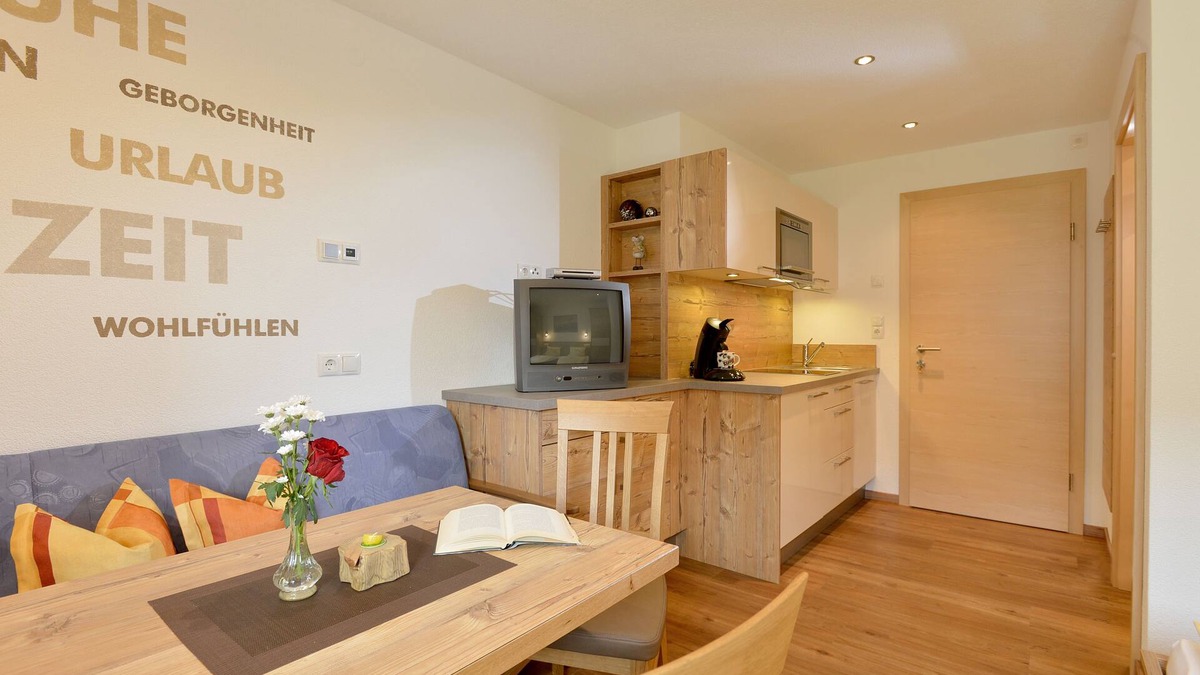 Hippach Apartment | Cozy studio with balcony, ideal for 2 people 1 parking space