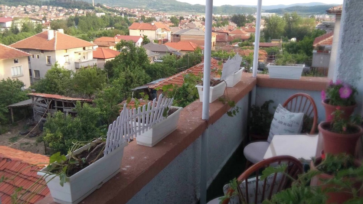 Panagyurishte Apartment | Cozy studio with mountain view in Panagyurishte