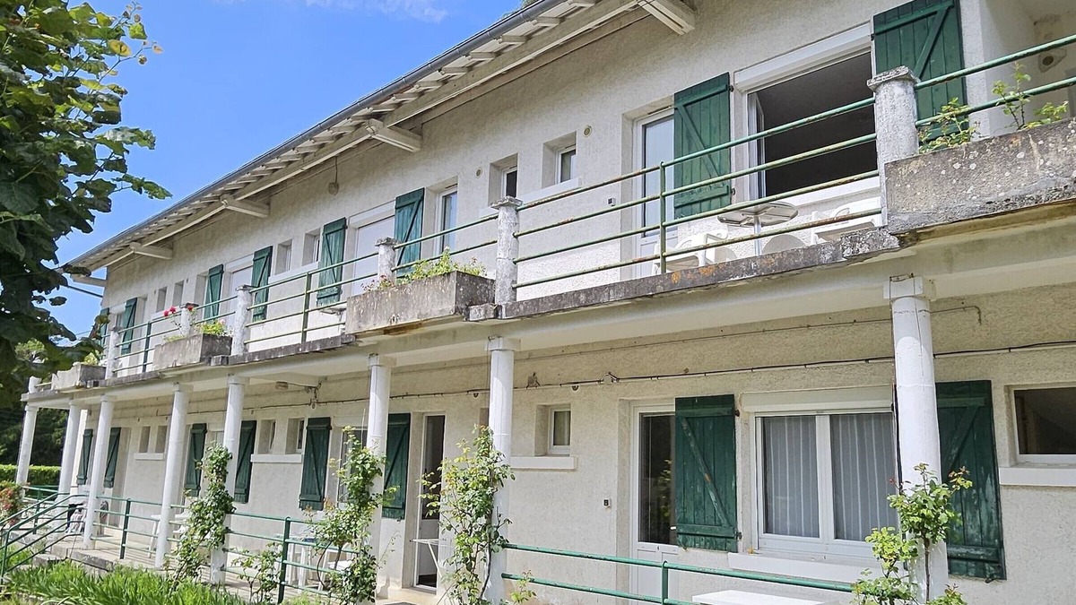 La Roche-Posay Apartment | Cozy studio with balcony, garden, WIFI and parking near the spa