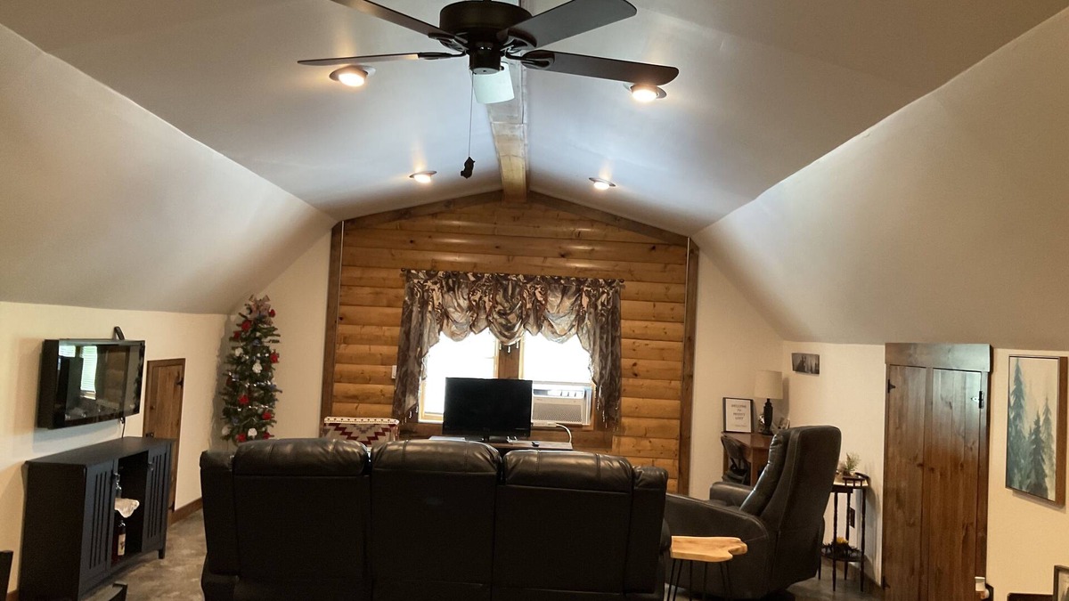 Large Apartment | Cozy Studio with Unique Charm in Private Setting