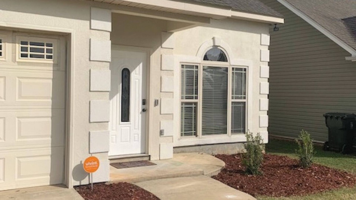 Dothan House | Cozy, Stylish Garden Home