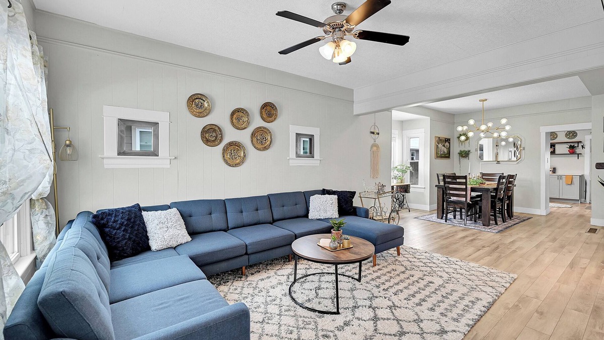 Englewood House | Cozy & Stylish Home in South Denver – Near Parks, Dining & Hospitals
