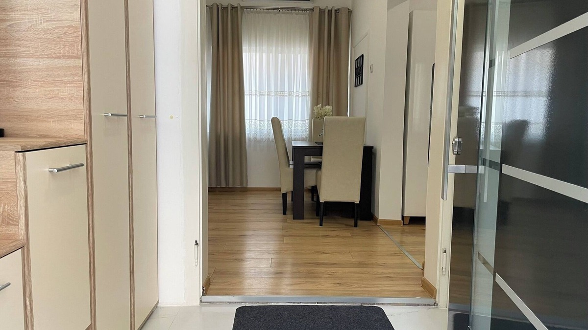 City Center House | Cozy & Stylish Townhouse in Central Niš w/2BR WiFi AC