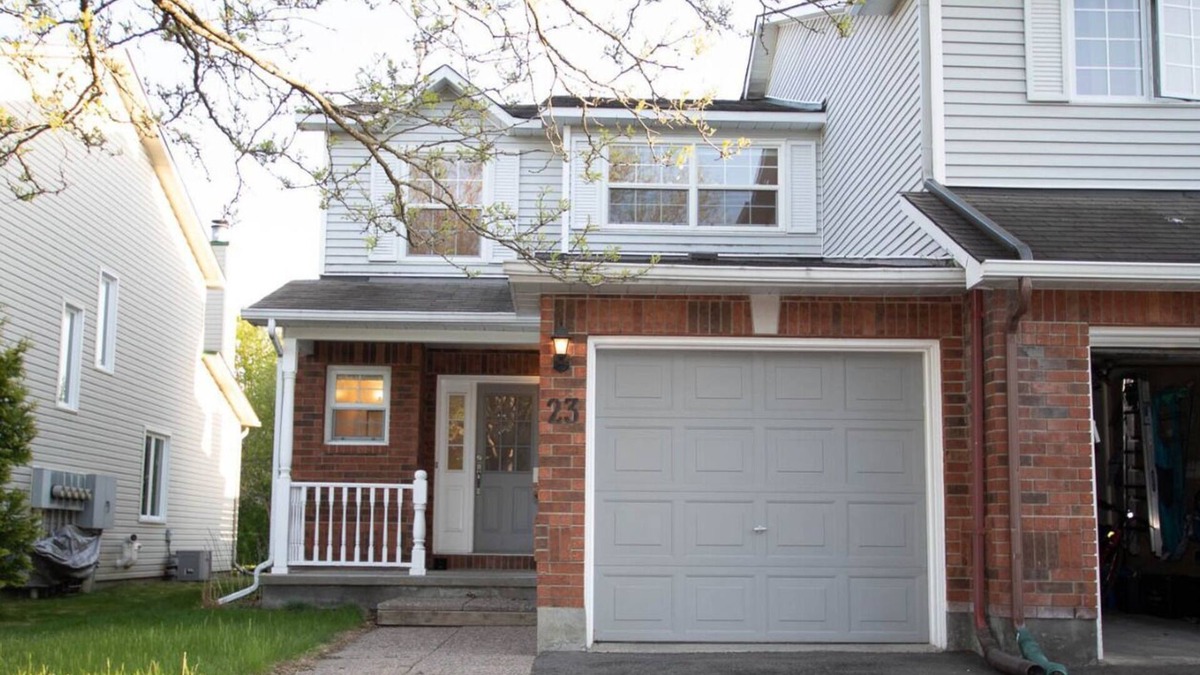 Kanata Lakes - Marchwood Lakeside - Morgan's Grant - Kanata House | Cozy SubUrban Retreat Ideal for Family & Young Professionals in Kanata Lakes
