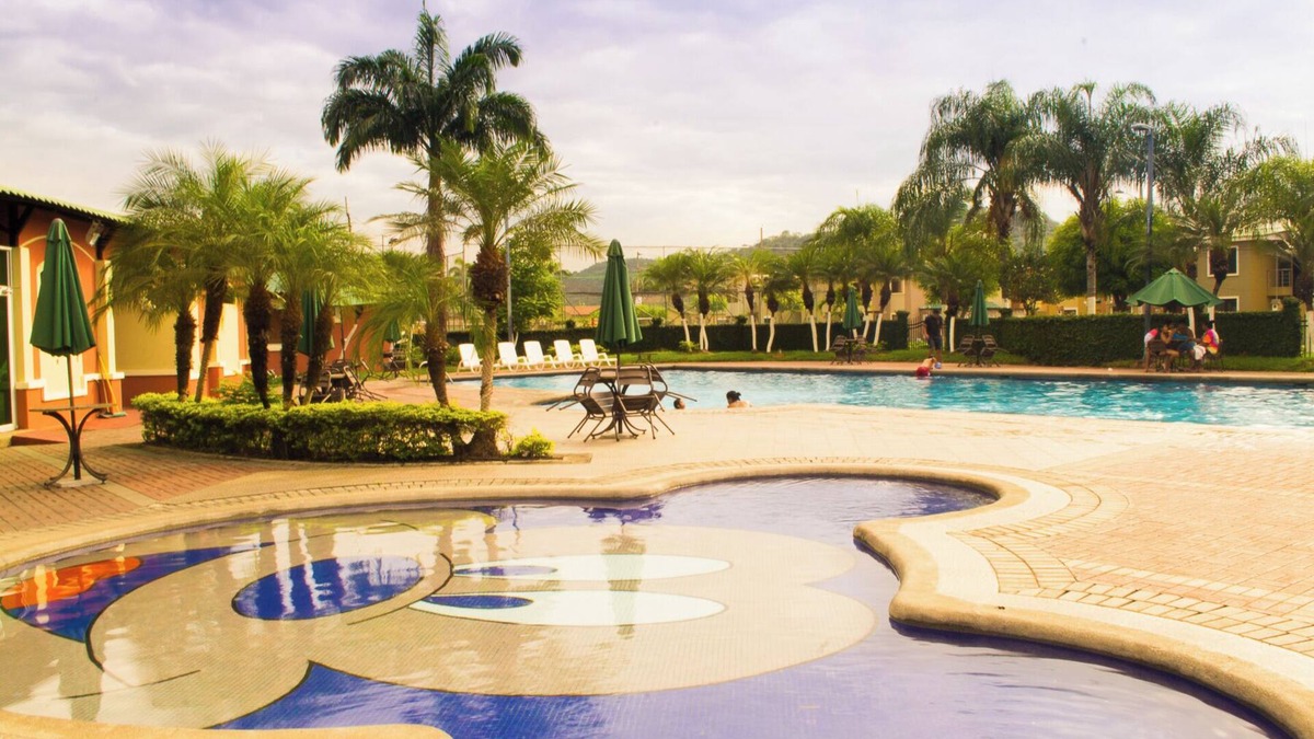 La Aurora Apartment | Cozy Suite 3bedr 5beds 1-8people 24h Security & Confort