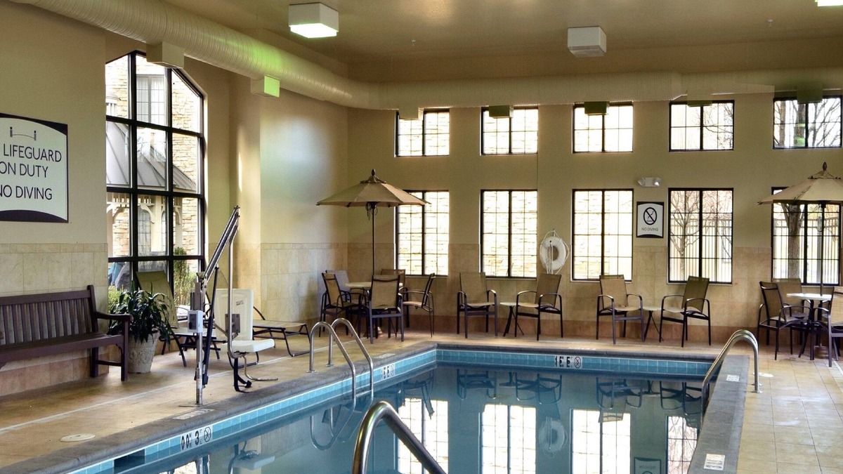 Beckett Ridge Condo | Cozy Suite | Daily Breakfast and Indoor Pool
