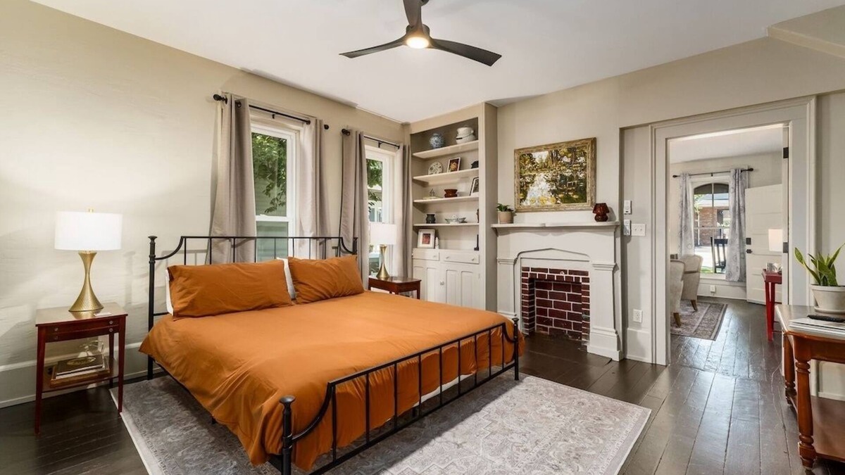 Somerset House | Cozy Suite in downtown Somerset with spa amenities