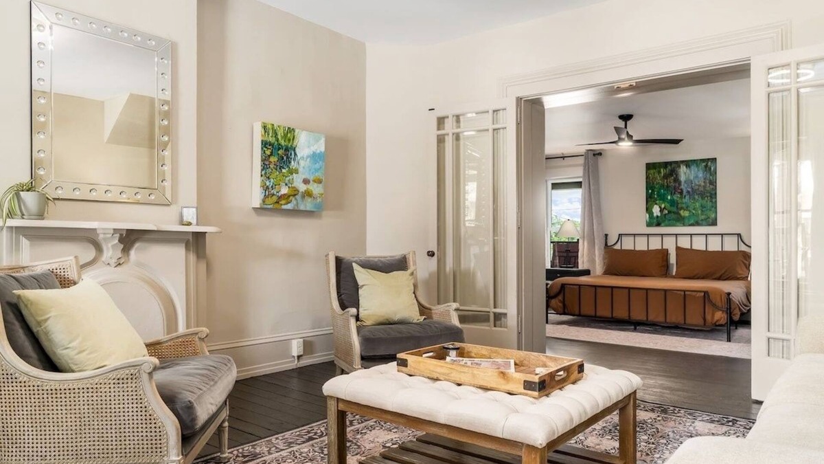 Somerset House | Cozy Suite in downtown Somerset with spa amenities