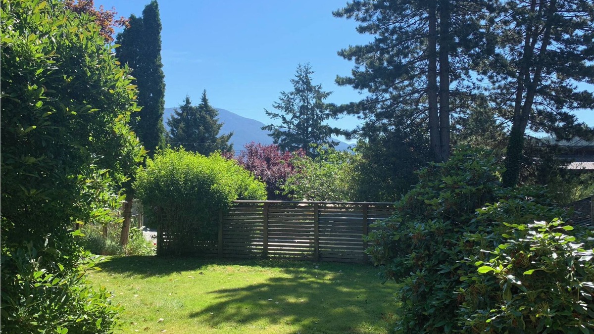 Bowen Island Apartment | Cozy suite minutes from the ocean on Bowen Island