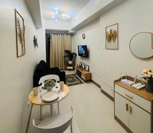 Barangay 76 Apartment | Cozy Suite near Mall of Asia