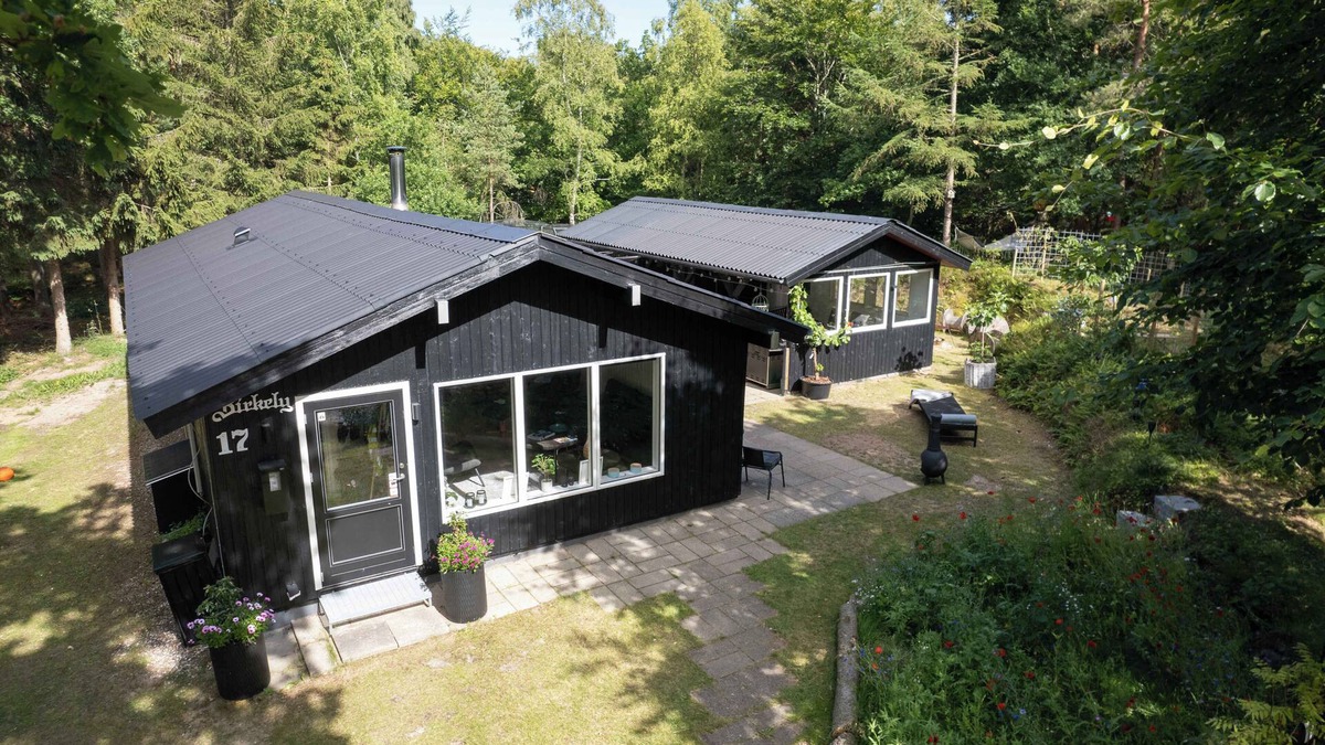 Helberskov Strand House | Cozy summerhouse in an incredibly scenic location