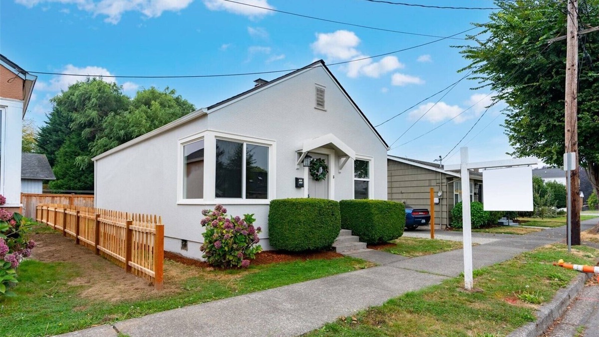 Sumner House | Cozy Sumner Home: Near Shops/Dining & Freeway Access, fully fenced, pet friendly