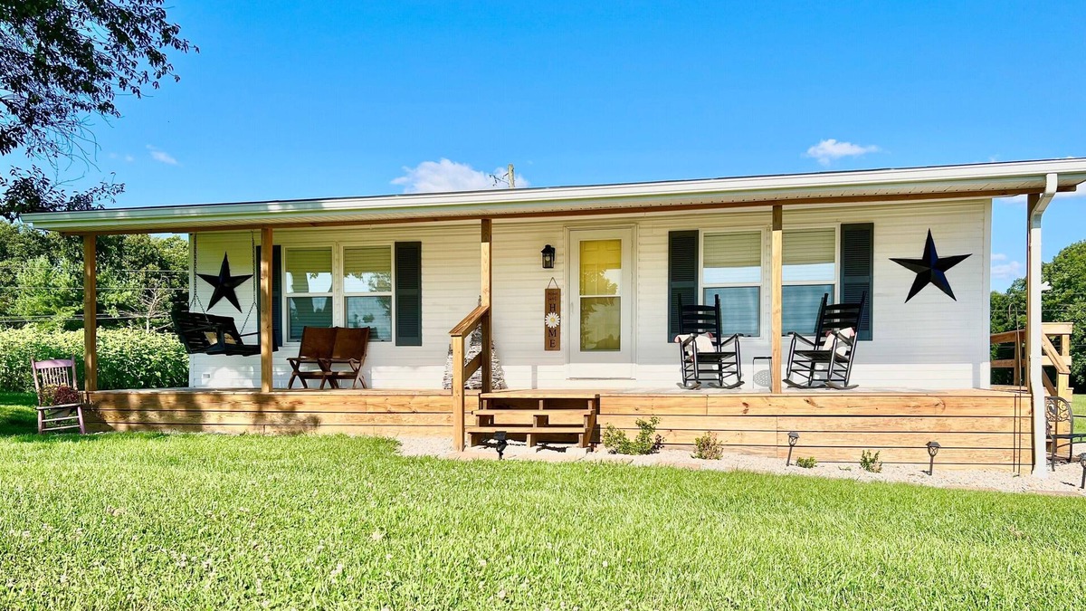Plummers Landing House | Cozy Sunset Cottage on the family farm near Cave Run Lake and Morehead State