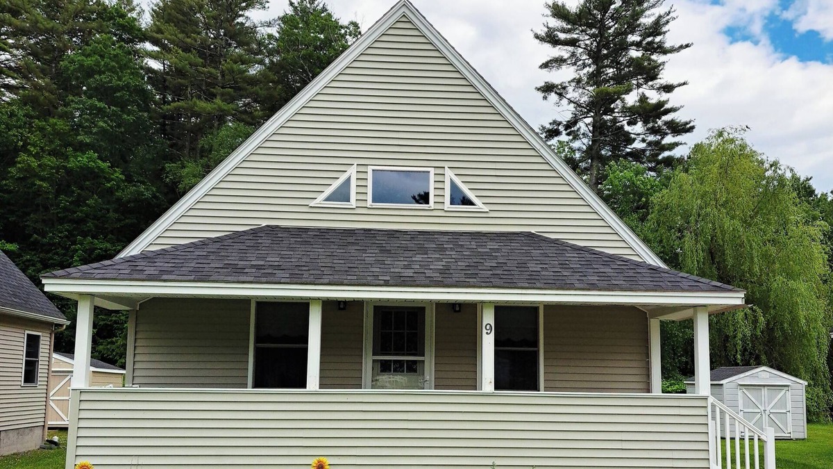 Litchfield Cottage | Cozy Sunshine Cottage on Woodbury Pond