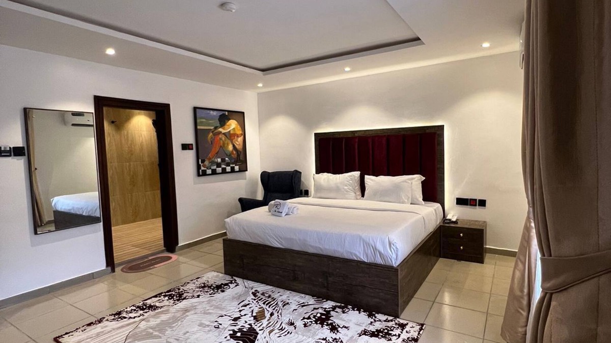 Port Harcourt Hotel | Cozy Superior Suite