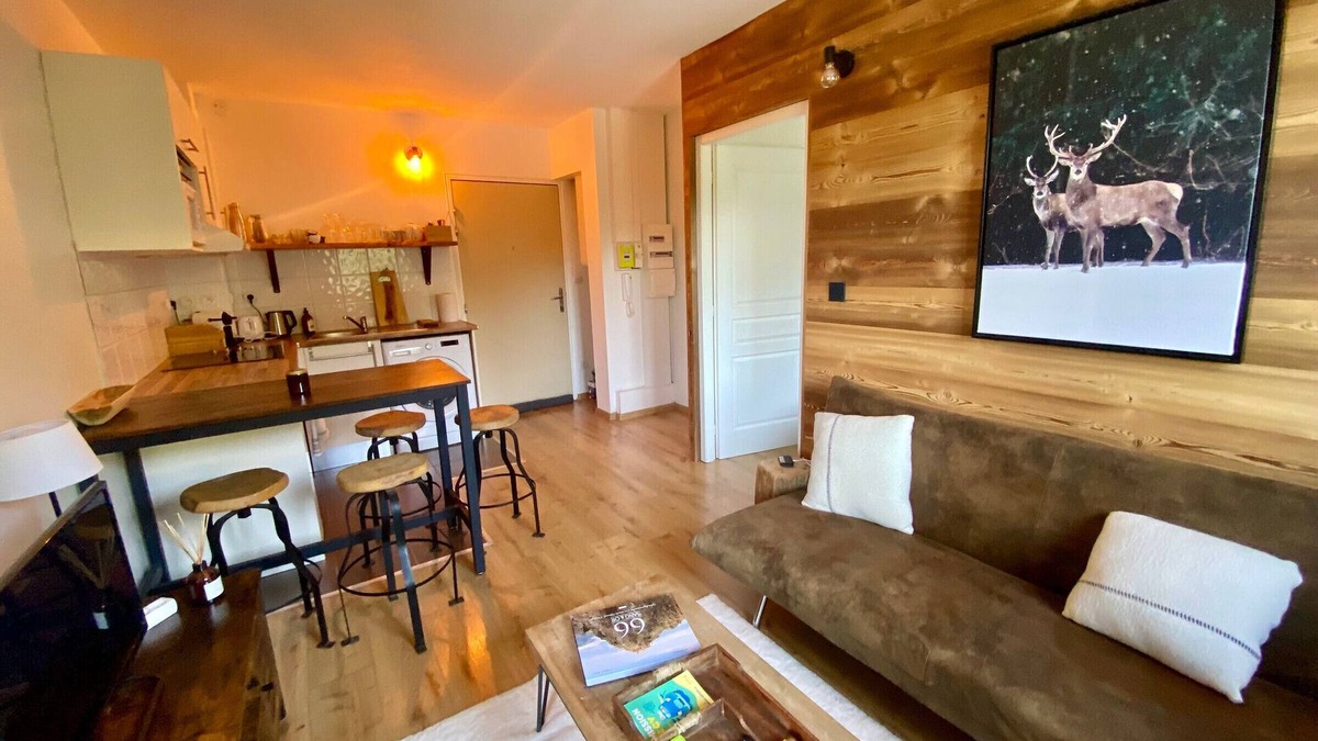 Formigueres Apartment | Cozy T2 Apartment for 3 in Formiguères - Close to Shops and Ski Slopes
