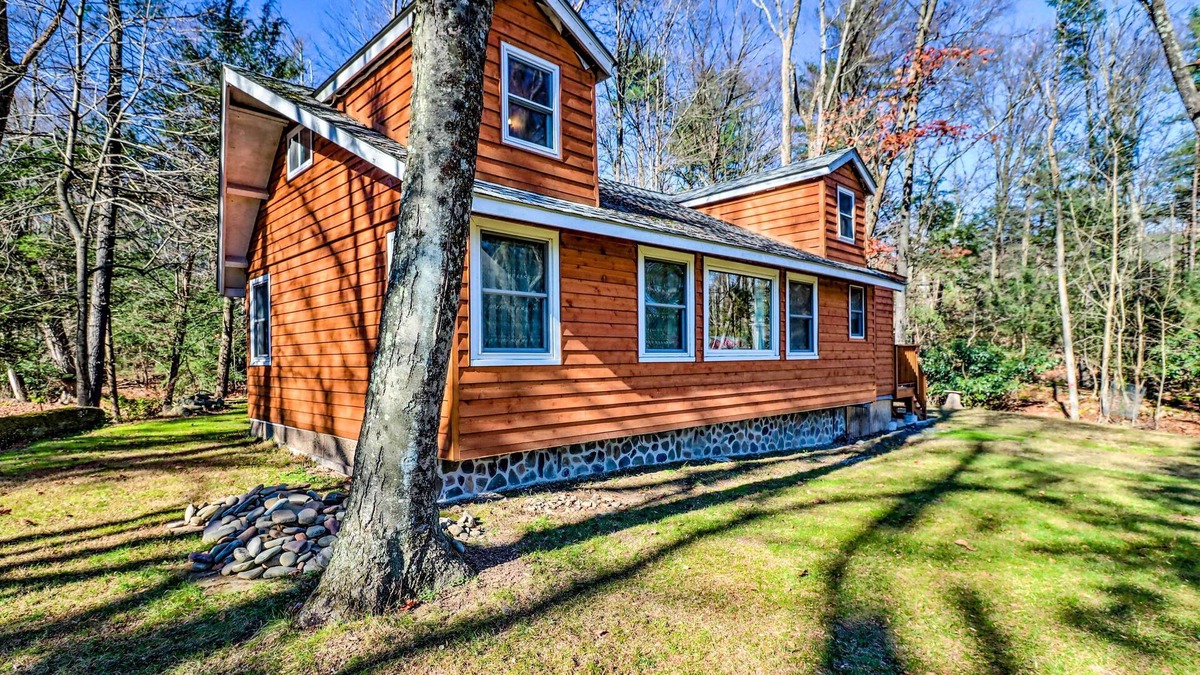 Tannersville Cottage | Cozy Tannersville Gem - Ski, Hike, Explore!