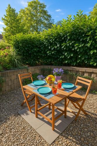 Meerbusch Apartment | Cozy Terrace Studio near Düsseldorf Messe-Fair & Airport I 15 Min