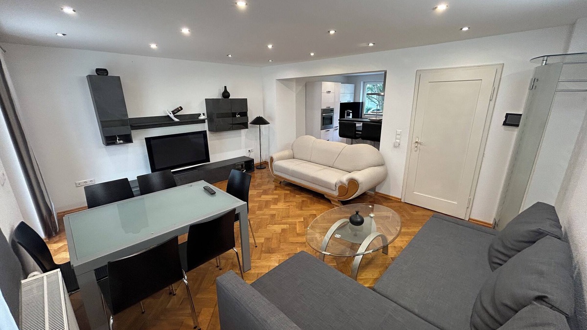 Offenburg House | Cozy terraced house for up to 8 people1 minute from the trade fair