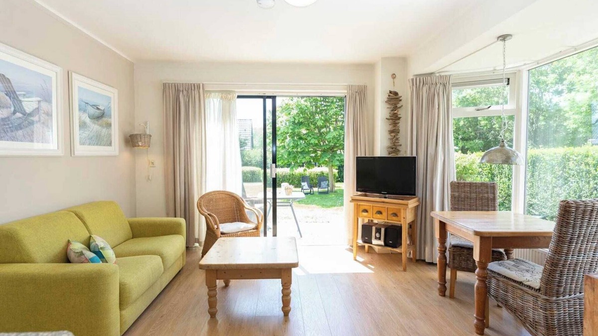 De Koog Apartment | Cozy Texel Retreat with Garden