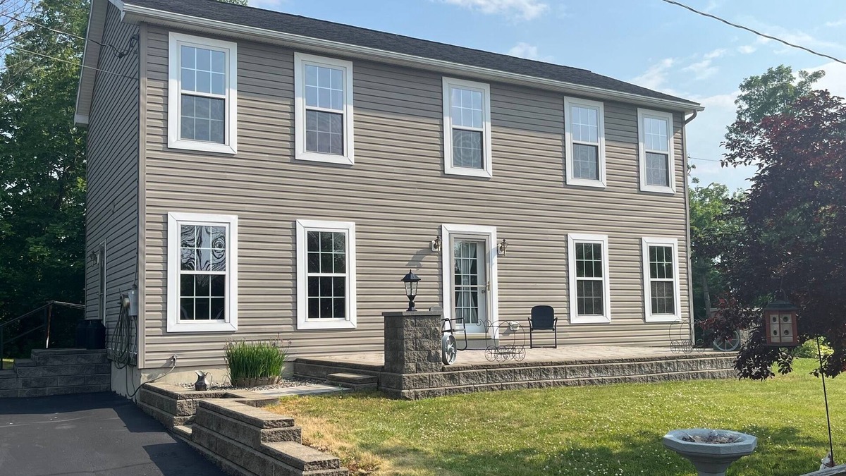 Castleton-on-Hudson House | Cozy Tiki Bar House. 10 minutes to downtown Albany!