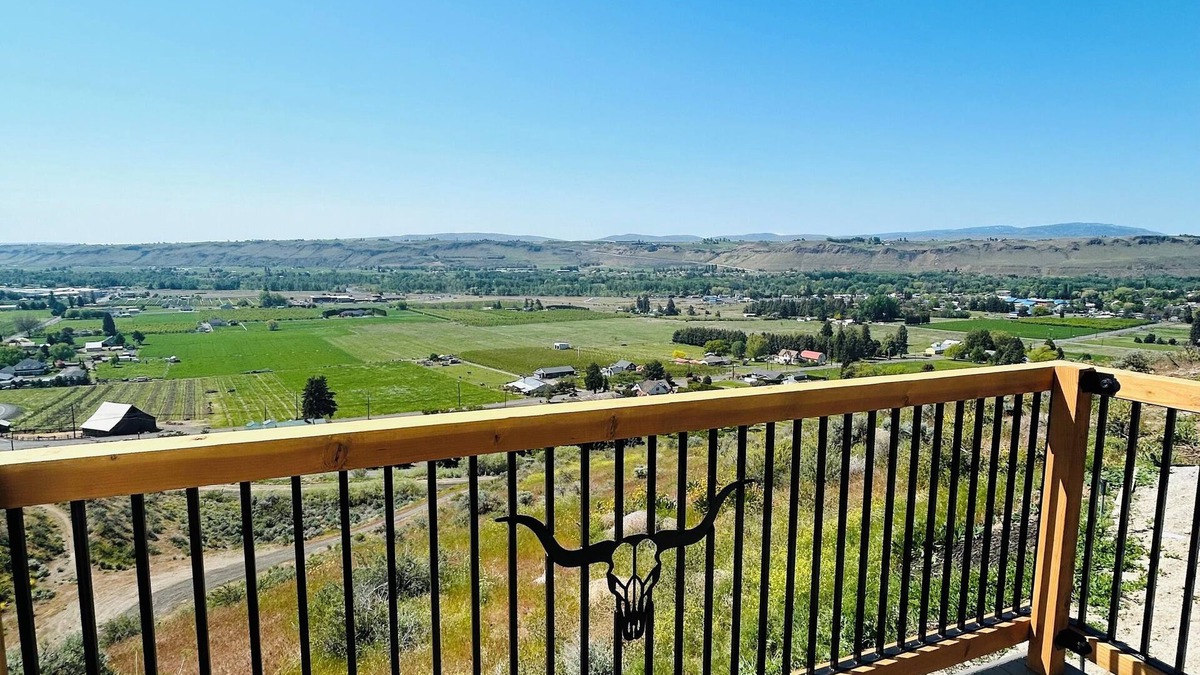 Naches Other | Cozy Tiny FarmHouse with stunning views & Pool