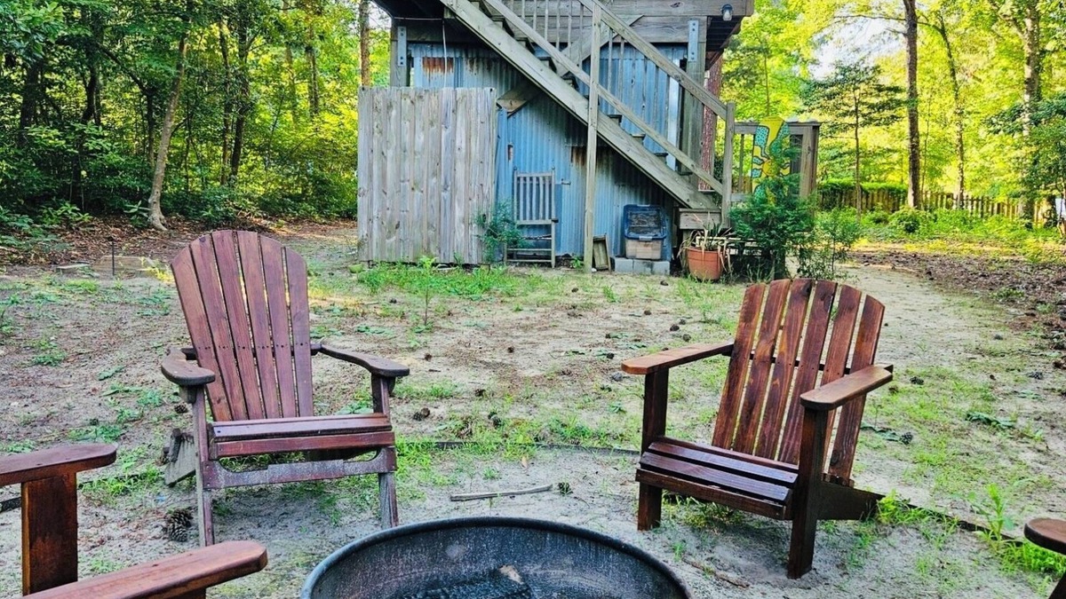 Jarvisburg Cottage | Cozy Tiny House -close walk to quaint neighborhood beach!