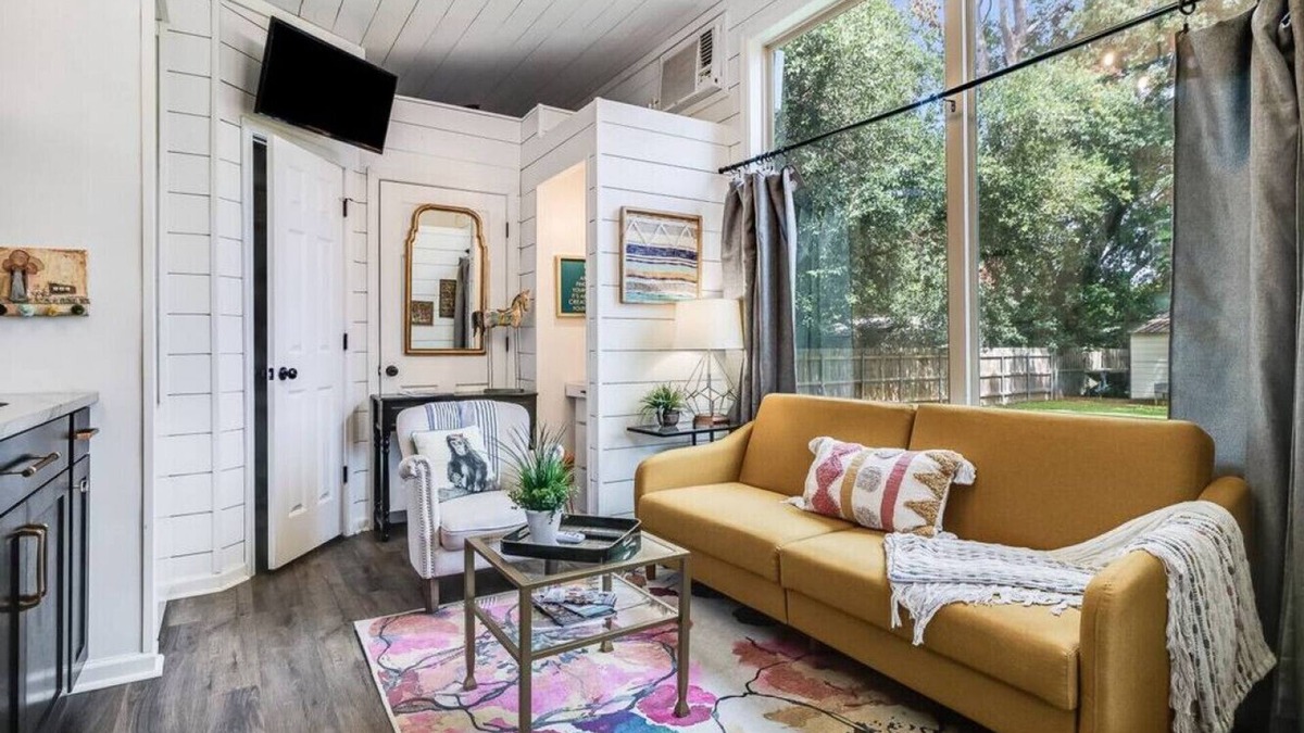 Lafayette Apartment | Cozy tiny house living