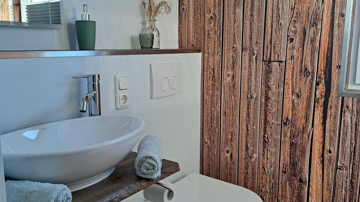 Lesumstotel House | Cozy tiny house with a view of the countryside