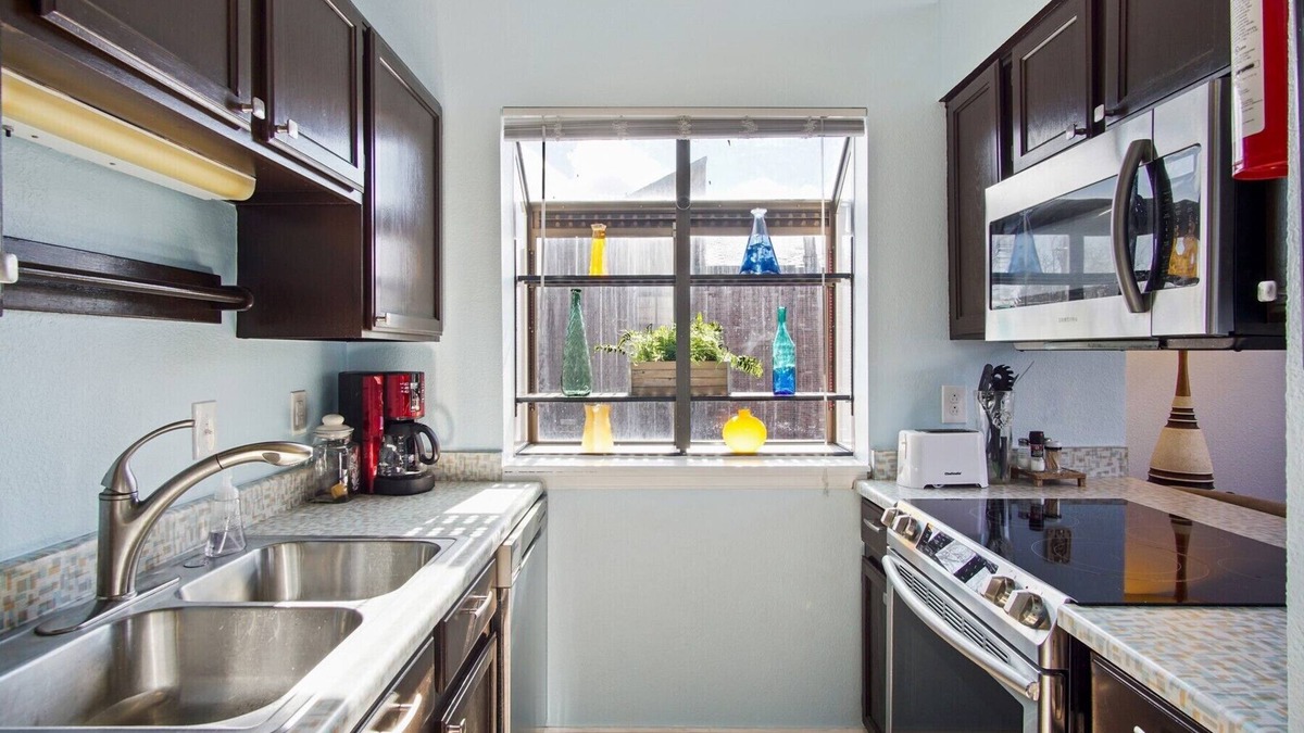 Foothills Condo | Cozy Top Floor 1 Bed Condo on Green Mountain with Cathedral Ceilings