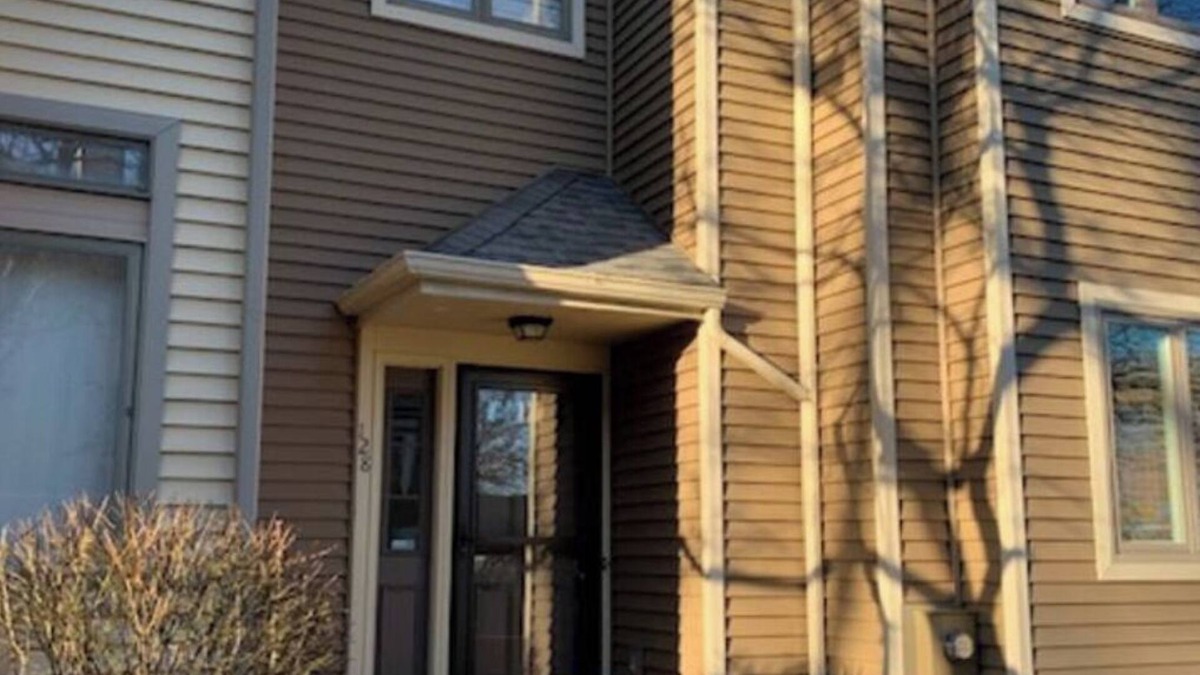 Corn Hill House | Cozy Townhouse By Genesee River