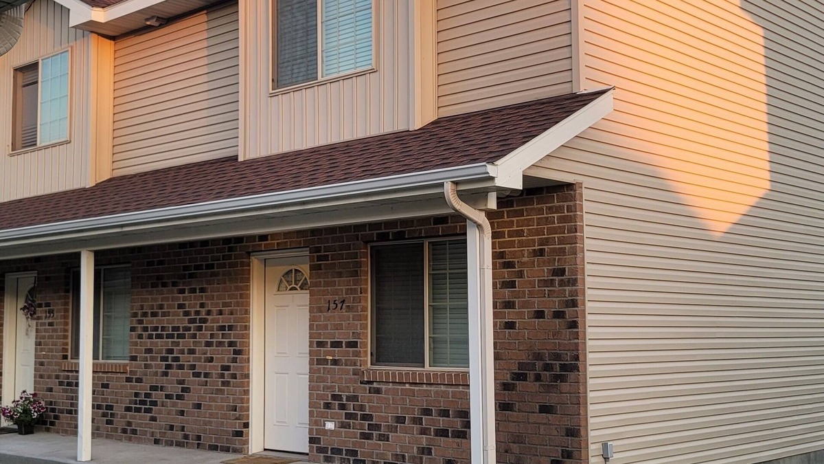 Ammon House | Cozy townhouse in Ammon