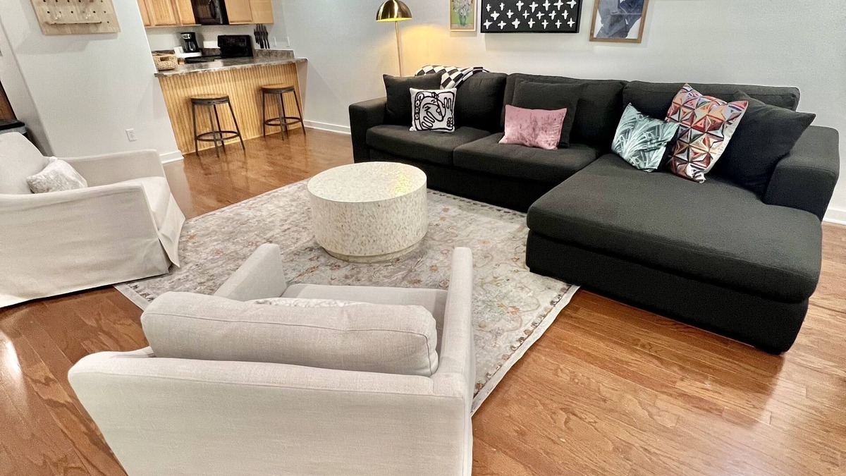 Johnson House | Cozy townhouse in the heart of Fayetteville, minutes from the U of A.