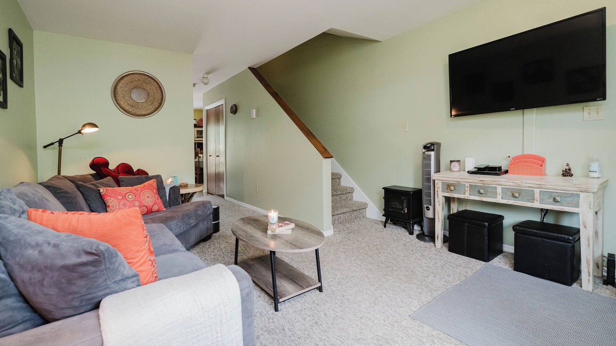 Tannersville House | Cozy Townhouse Near Hunter Mountain