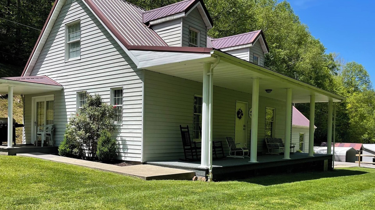 Borderland House | Cozy trail house at the Hatfield McCoy Trails