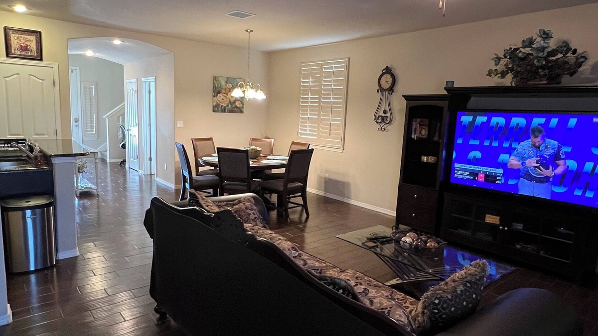 Chamberino House | Cozy Transmountain El Paso Home with Garage, 4-Bed & 2-Living Areas