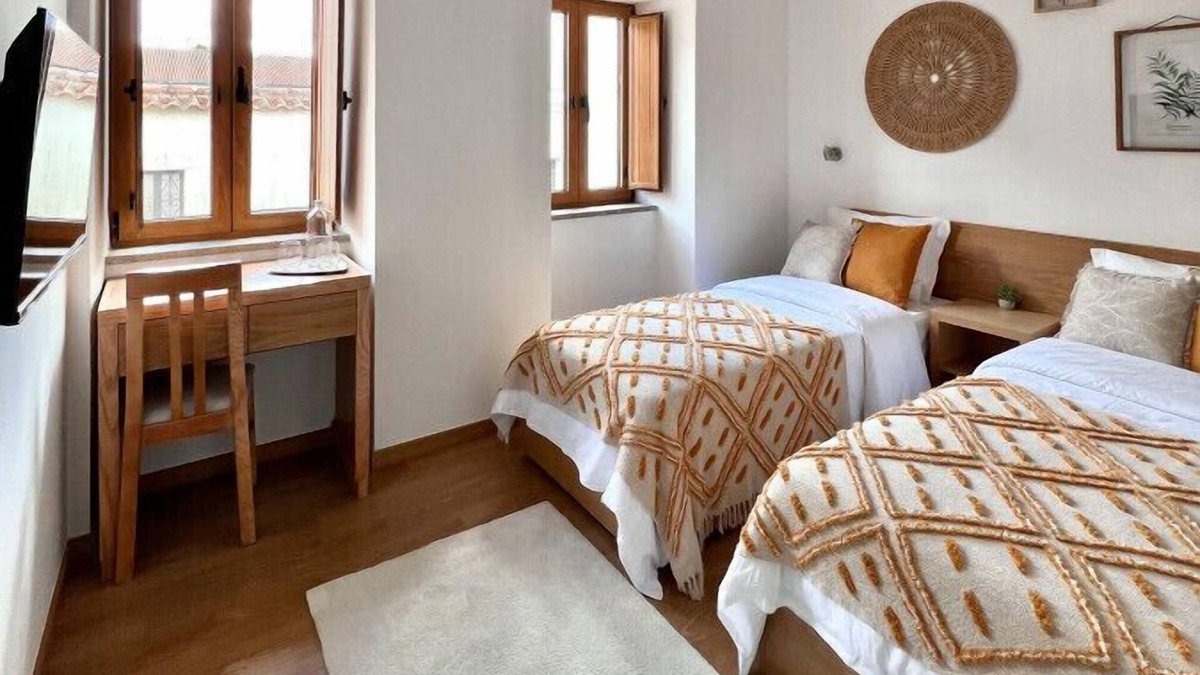 Penacova House | Cozy Twin Room in Jasmine Hotel