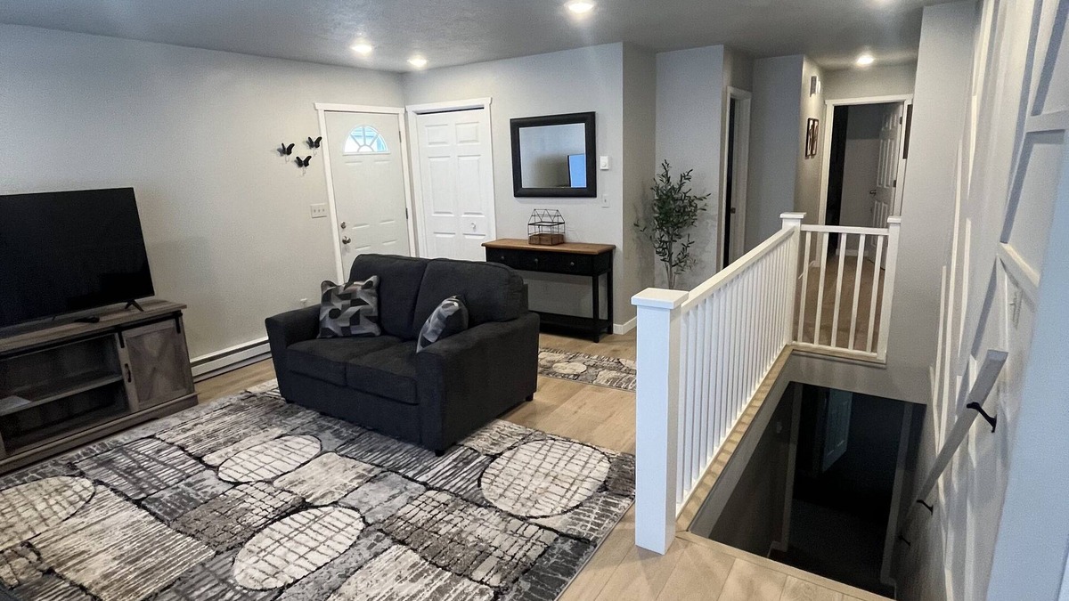 West Fargo House | Cozy Twinhome . Close to shopping and restaurants , small dogs are welcome.