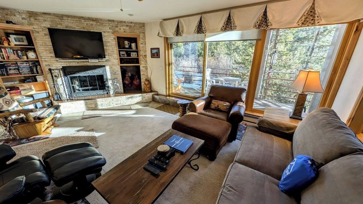 Mountain House Condo | Cozy unit close enough to walk to the lift!