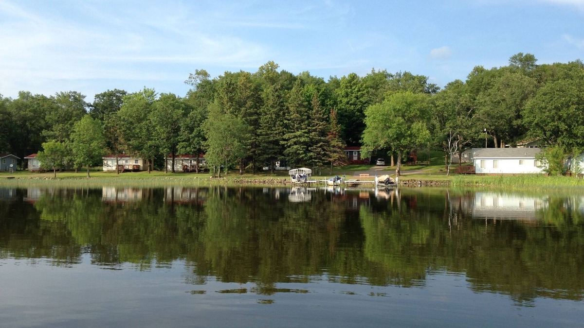 Palisade Cabin | Cozy Up North cabin on beautiful Lake Waukenabo