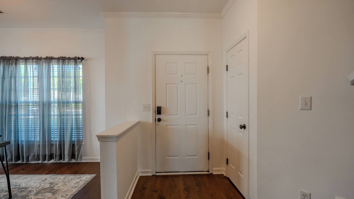 Greer House | Cozy, Updated 2BR/2.5BA End-Unit Townhome, Greer SC
