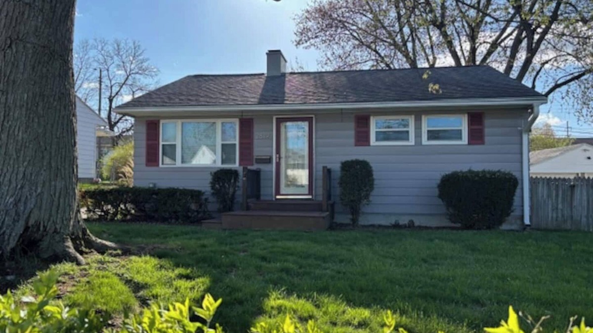 Kettering House | Cozy,updated home in Dayton, OH